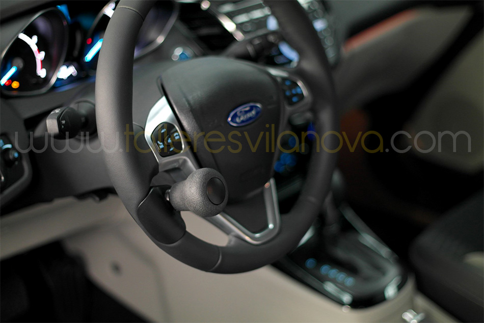 Pomo-e-Inversor-de-Acelerador-en-Ford-Fiesta-automatico-adaptado