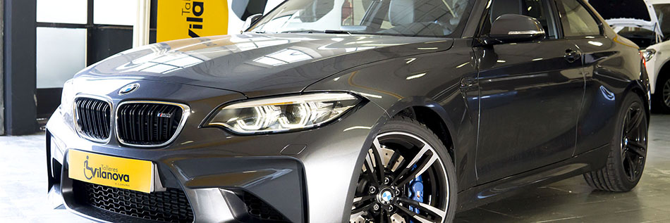 BMW M2 adaptado con acelerador y freno al volante